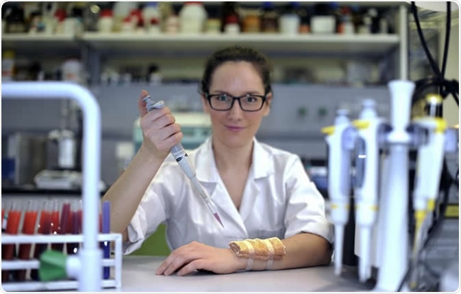 An antibacterial dressing with gold nanocomposites is presented by Dr. Katarzyna Wybranska from the Institute of Physical Chemistry of the Polish Academy of Sciences in Warsaw, Poland. Image Credit: IPC PAS, Grzegorz Katarzyna