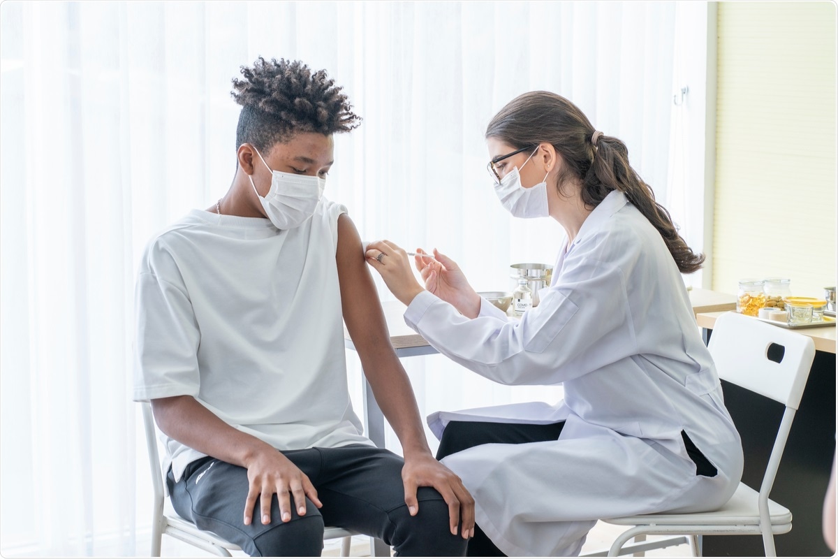 Study: Phage-like particle vaccines are highly immunogenic and protect against pathogenic coronavirus infection and disease. Image Credit: Supavadee butradee/ Shutterstock