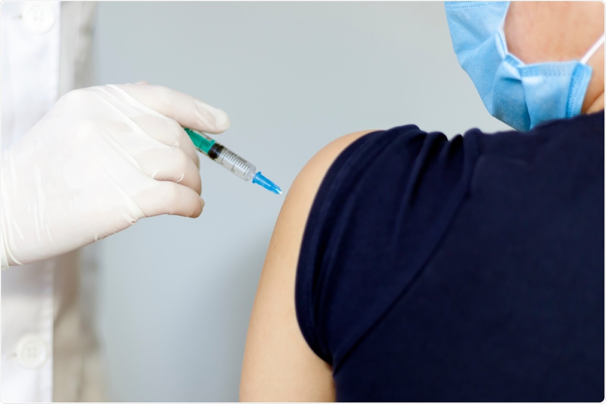 Study: Maternal and child outcomes reported by breastfeeding women following mRNA COVID-19 vaccination. Image Credit: Nr-stock / Shutterstock