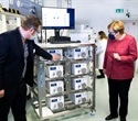 German chancellor delighted after company visit to KNAUER, calling the company a pearl