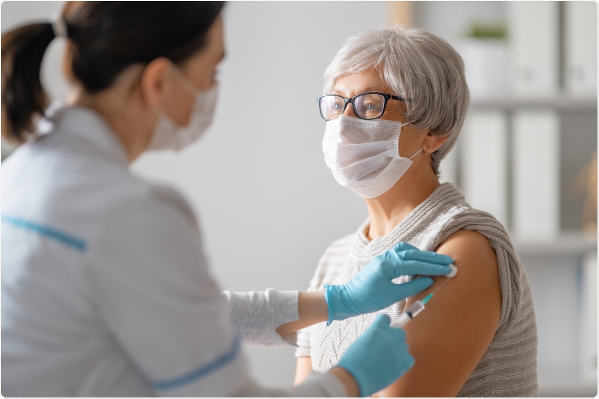 Study: Durability of Omicron-neutralizing serum activity following mRNA booster immunization in elderly individuals. Image Credit: Yuganov Konstantin / Shutterstock.com