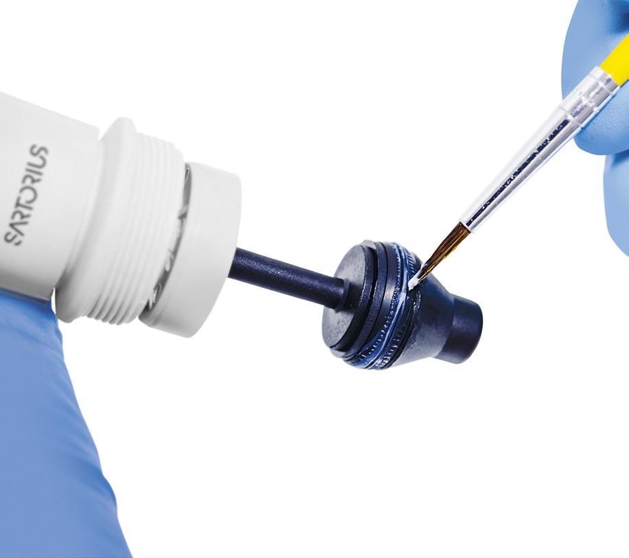 Lubricating a mechanical pipette