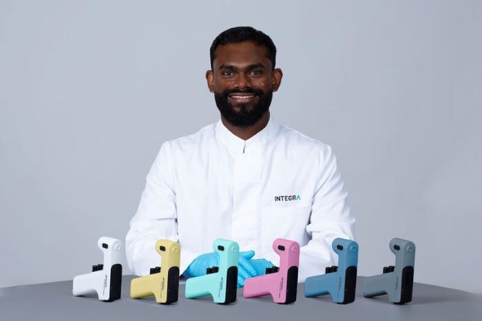 Dispense serological pipet volumes repeatedly with the PIPETBOY GENIUS