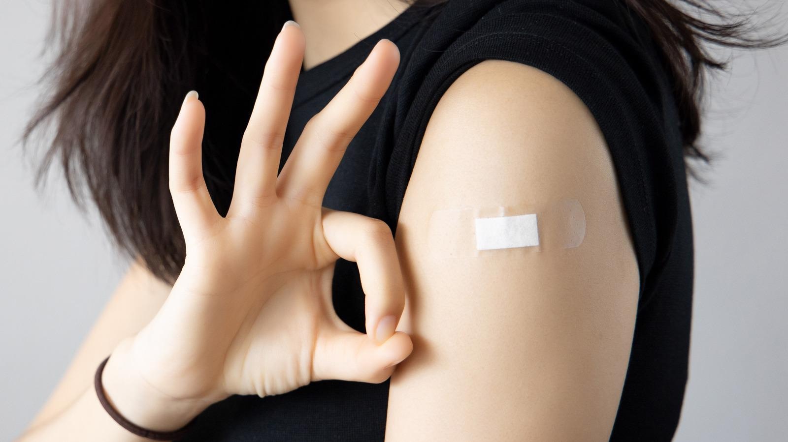 Study: Effectiveness of Pfizer-BioNTech mRNA Vaccination Against COVID-19 Hospitalization Among Persons Aged 12–18 Years — United States, June–September 2021. Image Credit: 9nong / Shutterstock