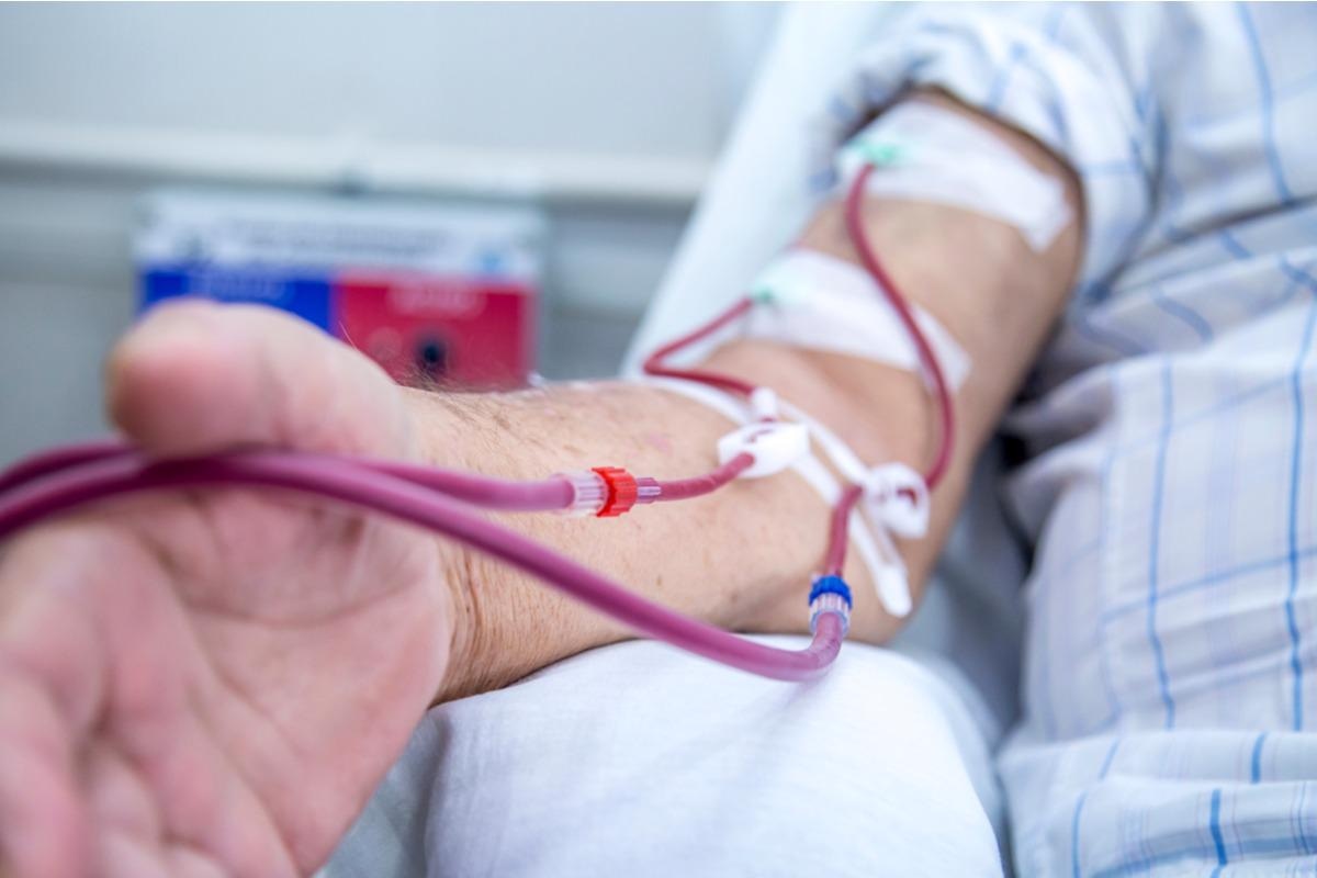 Study: Comparison of vaccine effectiveness against the Omicron (B.1.1.529) variant in patients receiving haemodialysis. Image Credit: mailsonpignata/Shutterstock