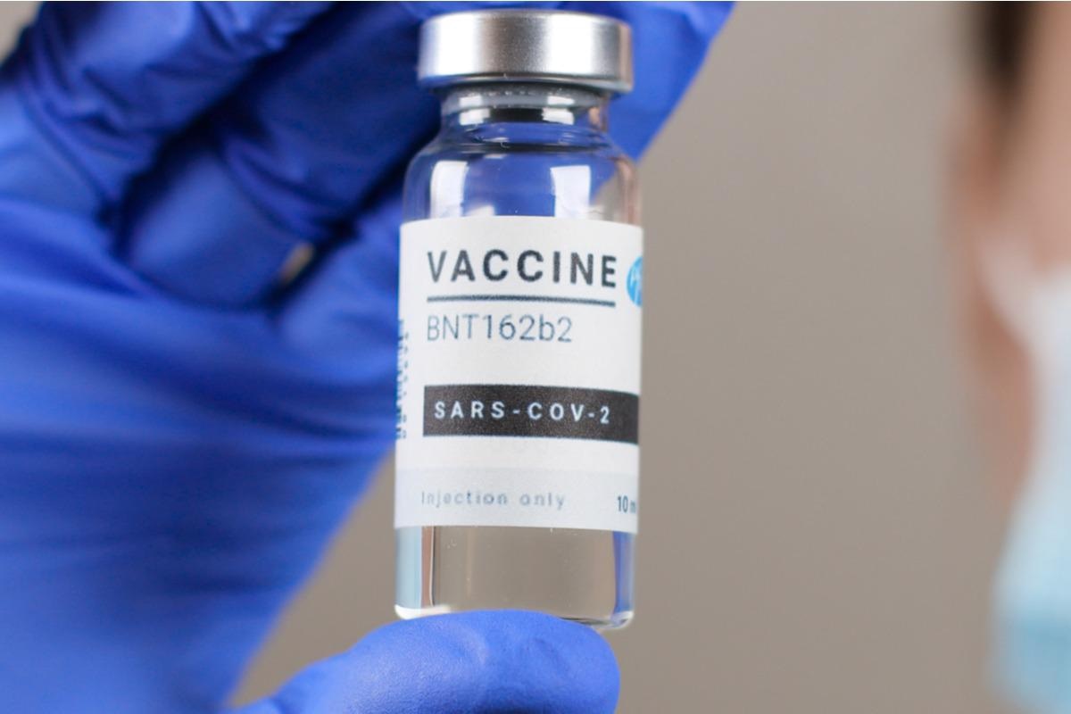 Study: Mechanisms of innate and adaptive immunity to the Pfizer-BioNTech BNT162b2 vaccine. Image Credit: Irina Shatilova/Shutterstock