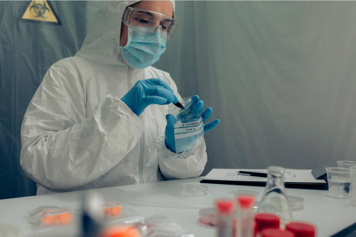 Study: Risk of SARS-CoV-2 transmission by fomites: a clinical observational study in highly infectious COVID-19 patients. Image Credit: David Pereiras/Shutterstock