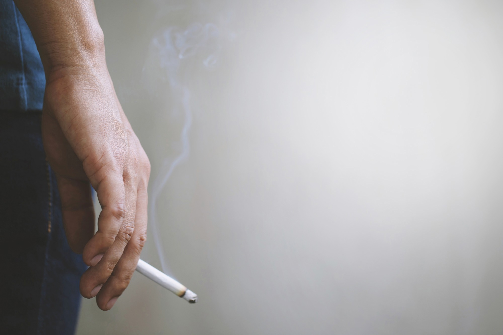 Study: Oral microbiome dysbiosis among cigarette smokers and smokeless tobacco users compared to non-users. Image Credit: fongbeerrredhot / Shutterstock.com