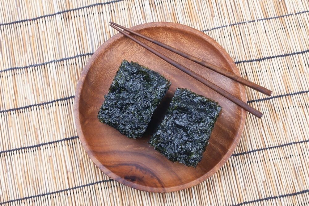 Study: Effect of roasted purple laver (nori) on vitamin B12 nutritional status of vegetarians: a dose-response trial. Image Credit: Jeong-Seon/Shutterstock.com