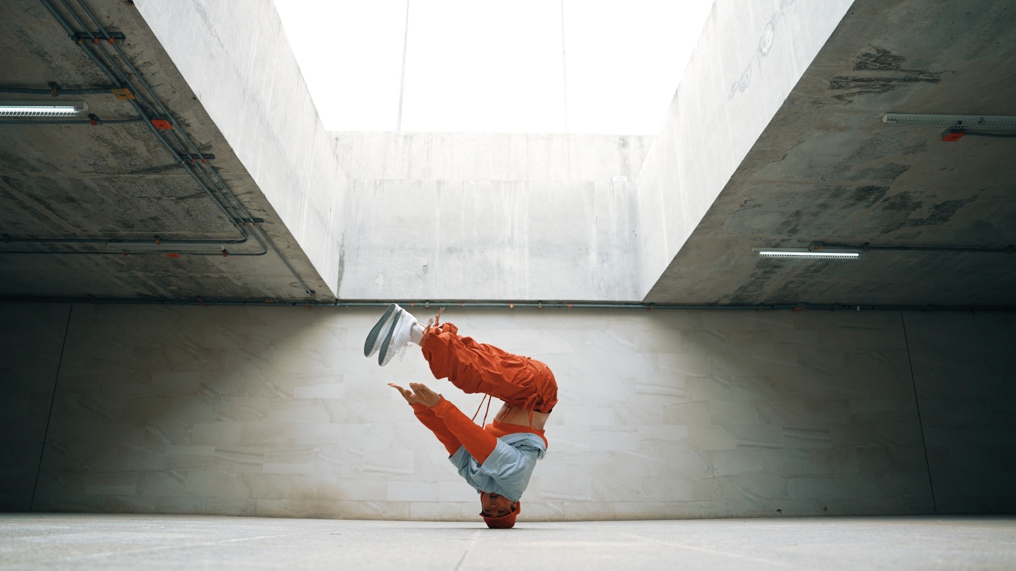 Study: ‘Headspin hole’: an overuse injury among breakdancers. Image Credit: Owlie Productions / Shutterstock.com